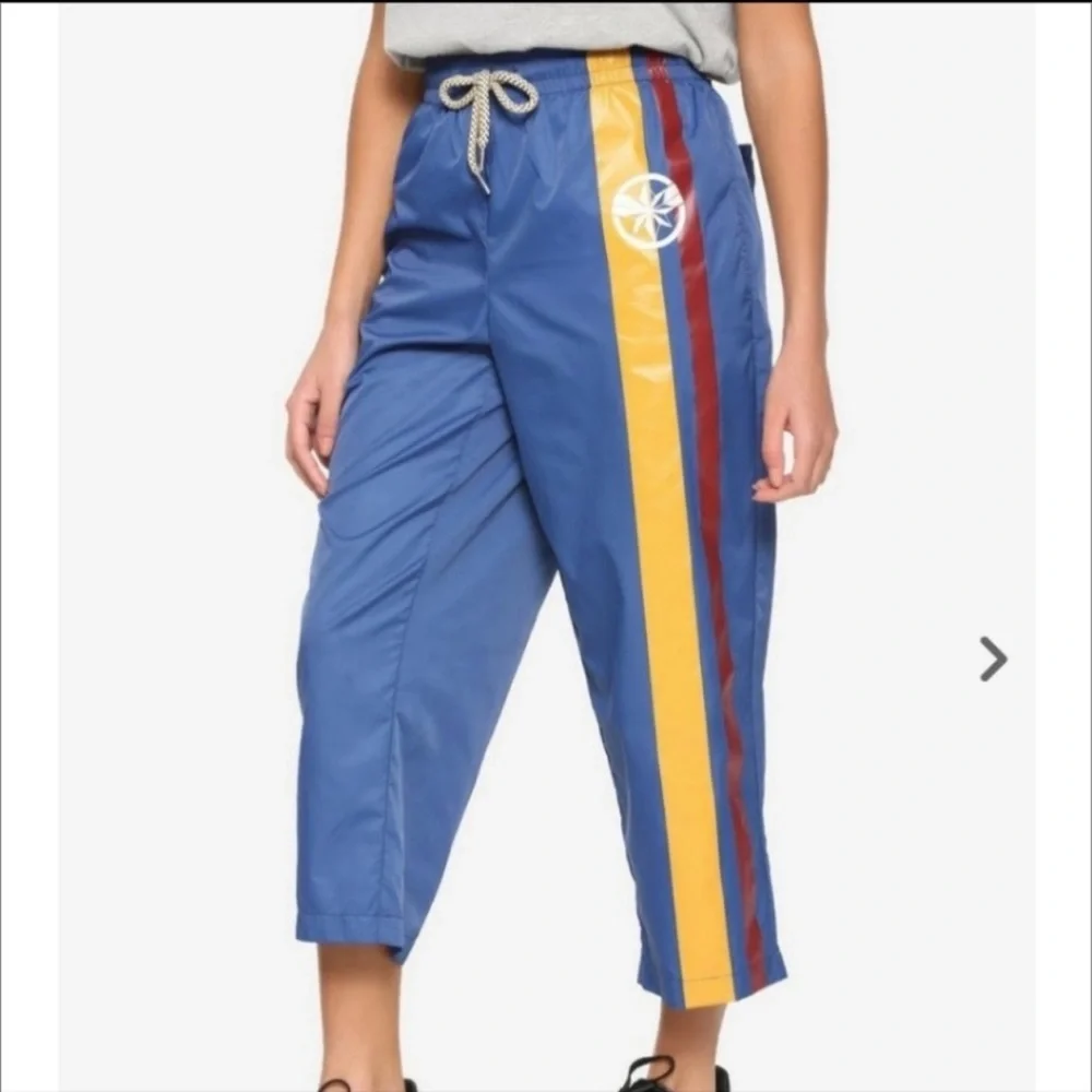Marvel Her universe Captain Marvel cropped track pants size XL